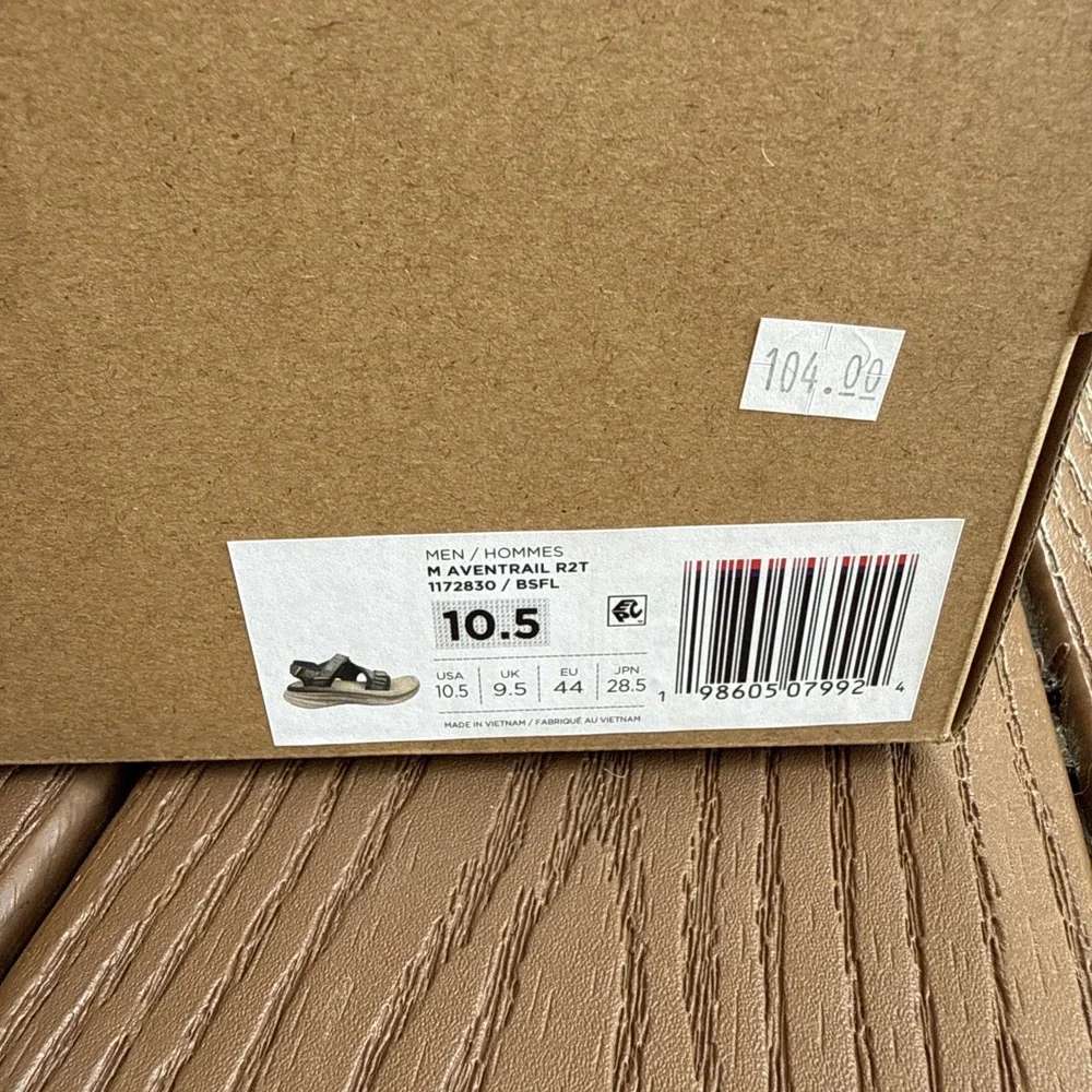Teva Aventrail R2T Black/Sunflower Trail Running Sandal Mens US Size 10.5 New
